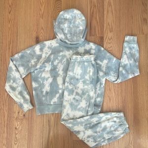 Richer Poorer sky wash sweat set